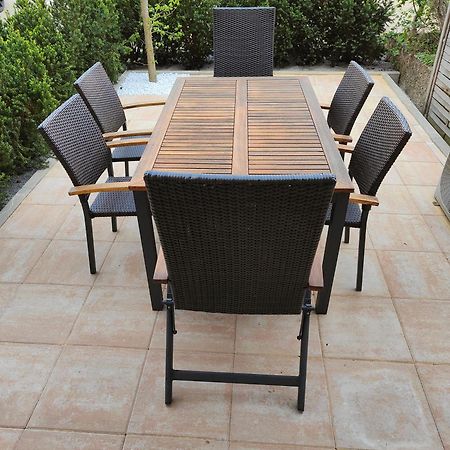 Eleonoras Ferienwohnung In Wuerzburg Stadt Mit Terrasse Im Erdgeschoss Inklusive Eigenen Parkplaetzen Vor Der Tuer Exterior photo
