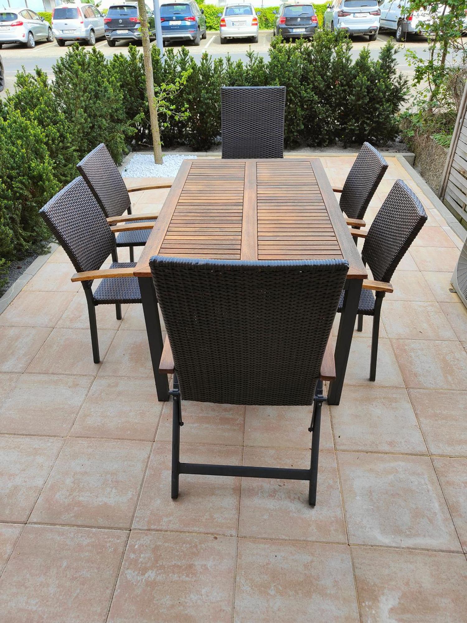 Eleonoras Ferienwohnung In Wuerzburg Stadt Mit Terrasse Im Erdgeschoss Inklusive Eigenen Parkplaetzen Vor Der Tuer Exterior photo